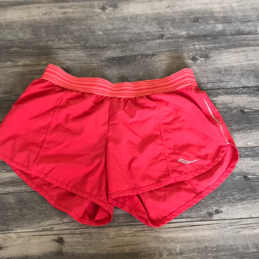 NWOT saucony running shorts